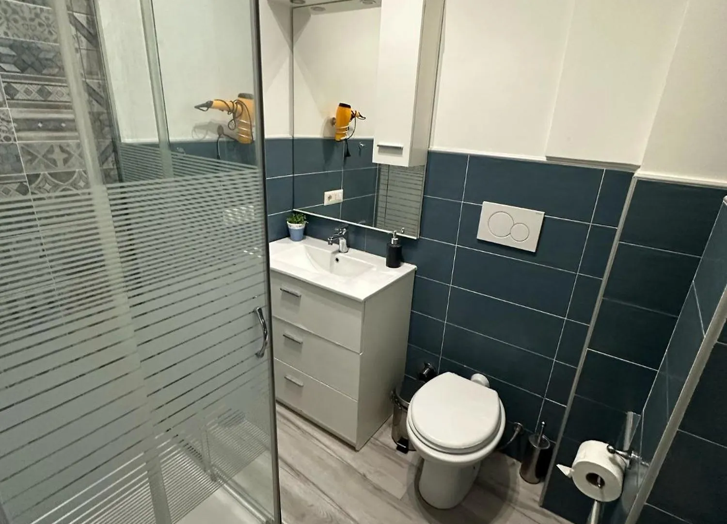 Ideal For Travelers, Local Vibes, Ensuite Bathroom Rom 0*,  Italien